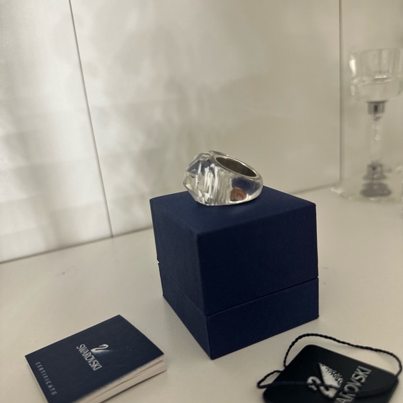 Swarovski ring with original box and tags - Picture 11 of 11